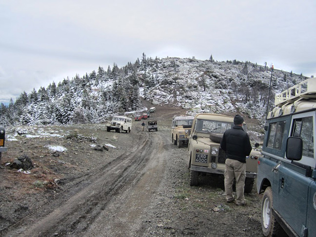 Mendo XX Land Rovers on the trail