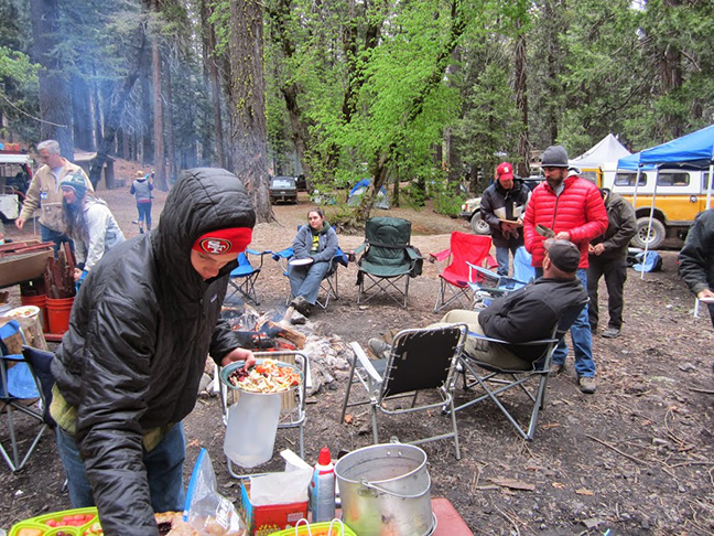 Land Rover gathering potluck