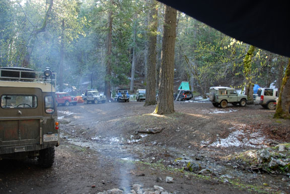 Land Rover camp