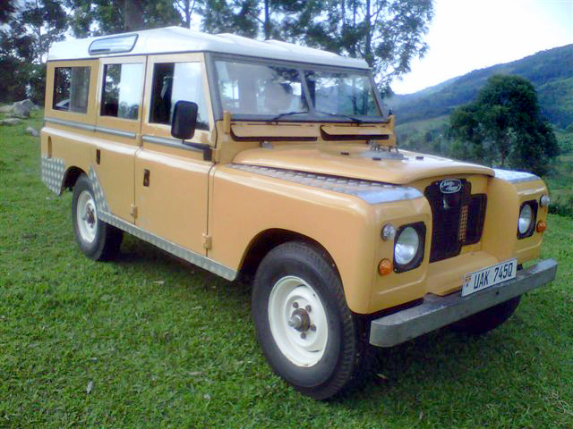 Land Rover 109 station wagon